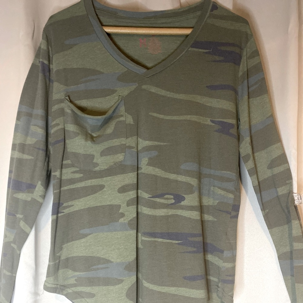 Medium Wishful Park Long Sleeve Camo Shirt.